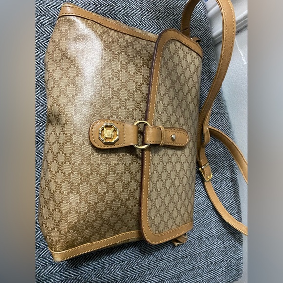 Celine crossbody bag- authentic with very minimal signs of use. - Picture 17 of 17